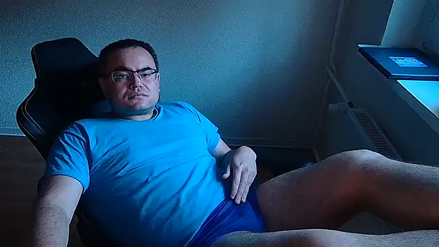 Latexboy893 Webcam Show