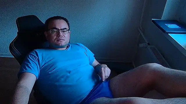 Latexboy893 Webcam Show