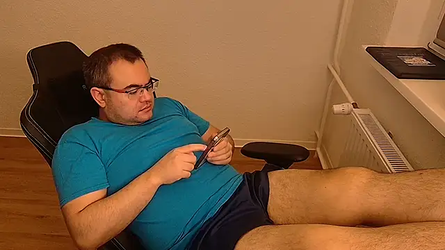 Latexboy893 Show Webcam