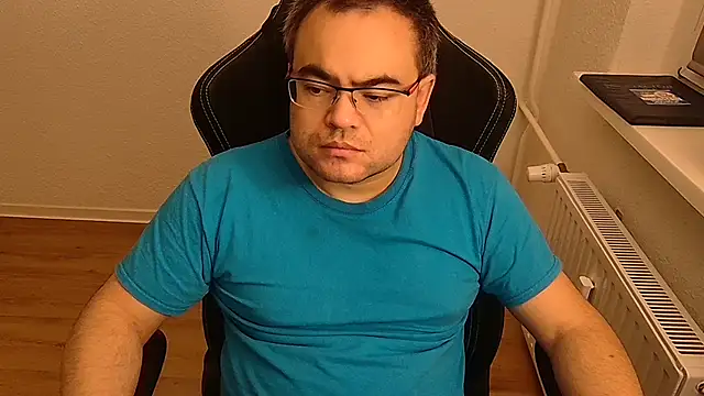 Latexboy893 Webcam Show