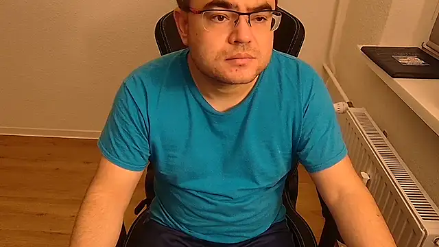 Latexboy893 webcam show