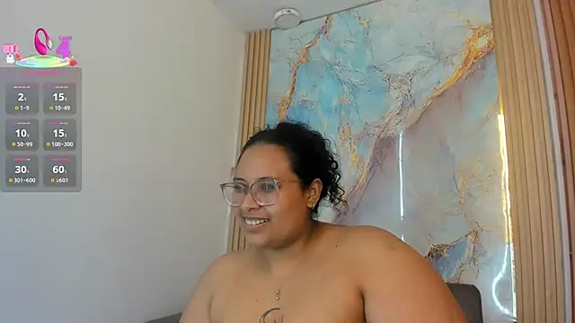 Curvy_Bigass_pm 网络视讯表演