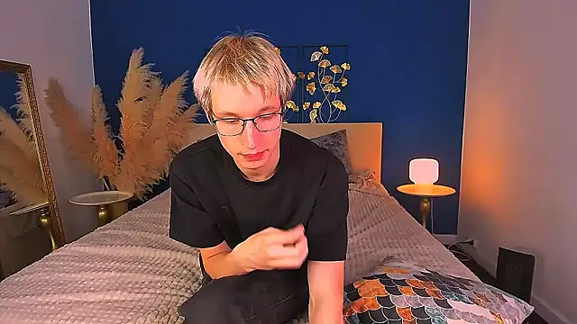 Pokazy przed kamerką – ADRIAN_LUKS