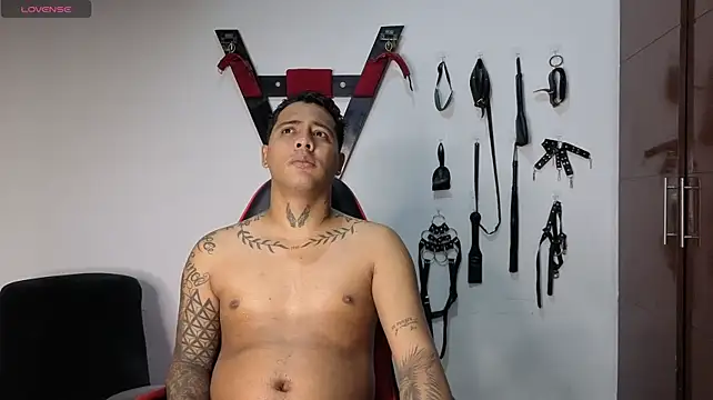 Alejandro_LatinBoy Шоу с уебкамера