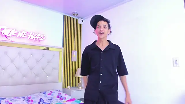 הופעת וובקאם של JustinSecret