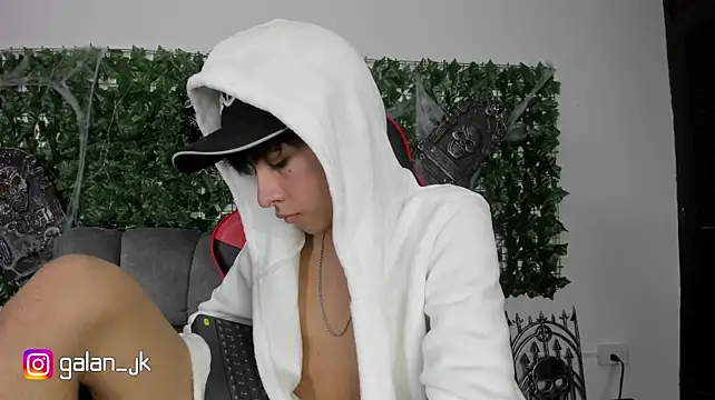 JulianGalan Show in webcam