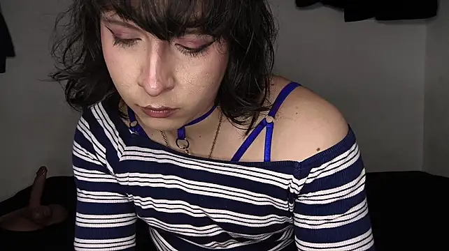 הופעת וובקאם של Helena_bat