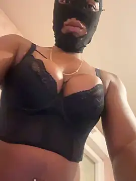 MlleDiorr Show in webcam
