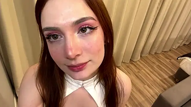 Show modela ConstanceMayo na web-kameri
