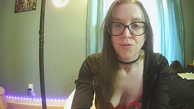 VioletPearls Show in webcam