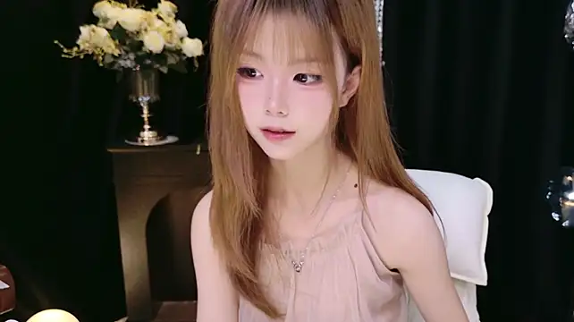 Nuo-Nuo-111 Show Webcam