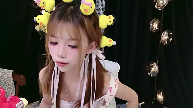 Nuo-Nuo-111 Show Webcam