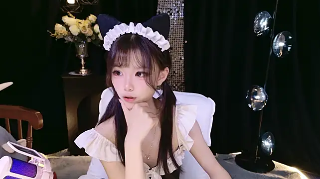 Nuo-Nuo-111 웹캠 쇼