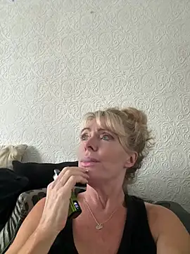 dolly-daydream-xx's Webcam Show
