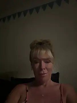 dolly-daydream-xx Show in webcam