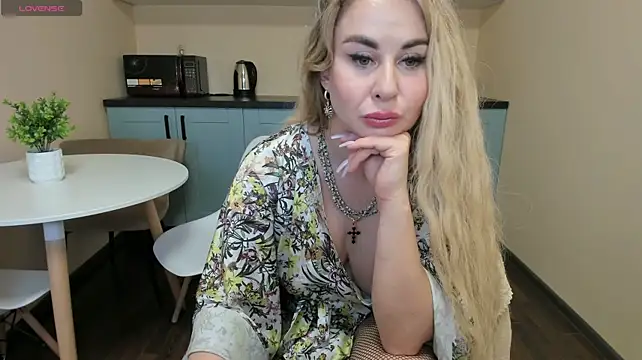 צ'אט XXX בשידור חי של TIFF_THE_MILF