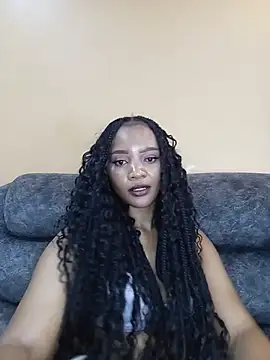 Show modela prettyshan254 na web-kameri