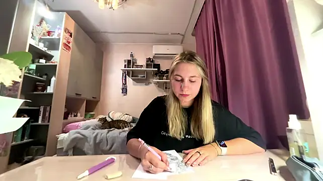 VelvetPinnick's Webcam Show