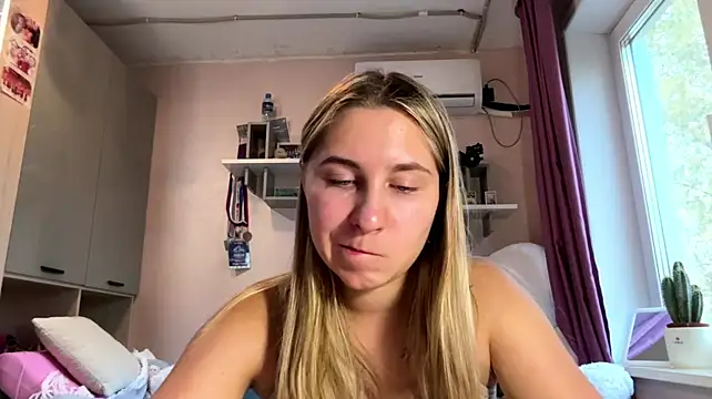 VelvetPinnick's Webcam Show