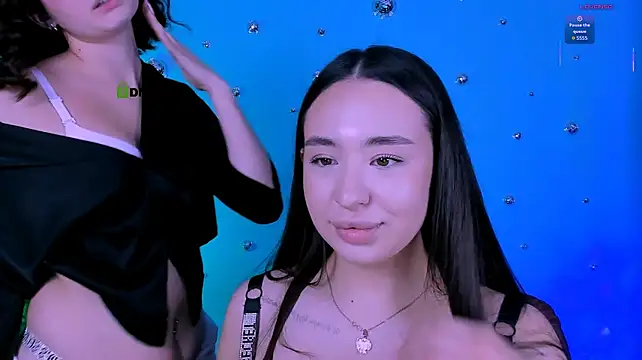 dominika_glow – Kamerová šou