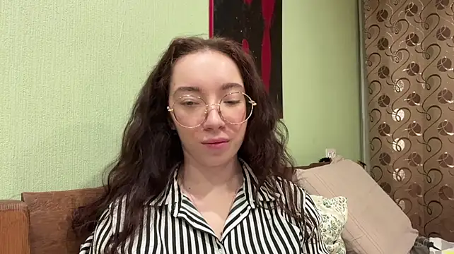 KarryRosamond Show in webcam