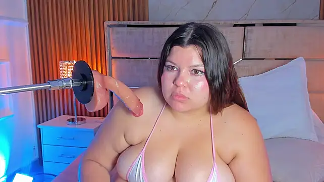 Giialove's Live XXX Chat
