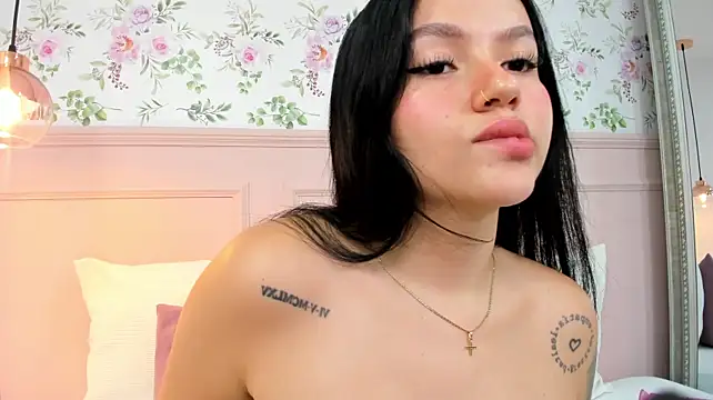 แชท XXX สดของ emma_rose29