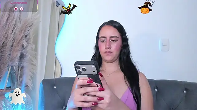 Natashakiim1 Adlı Modelin Canlı XXX Sohbeti