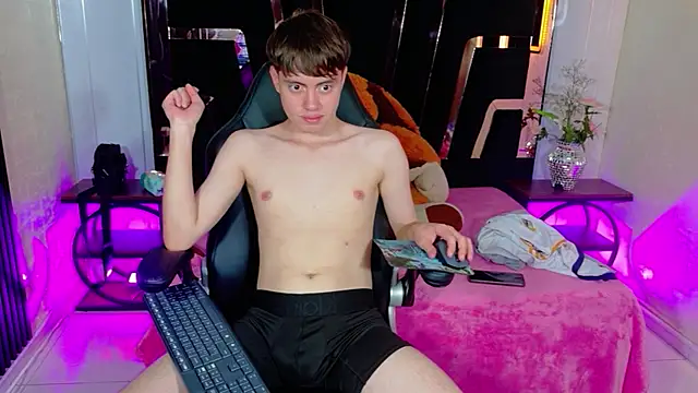Brian_Montes' Webcam Show