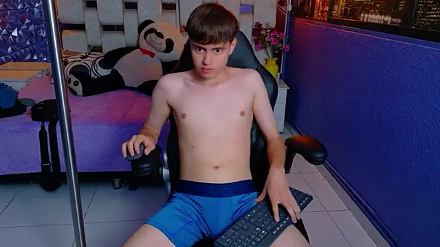 Show modela Brian_Montes na web-kameri