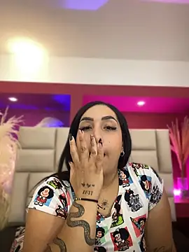 Sheeryyll 在線直播表演