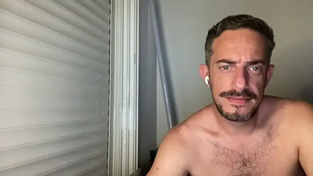 TheOne974 webcam show