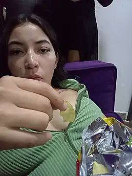 Chat +18 de Talia_Off ao vivo