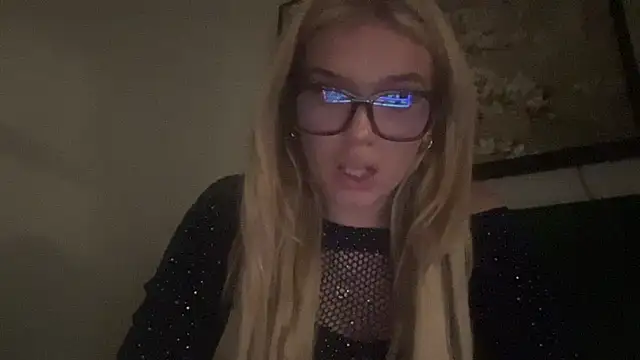 הופעת וובקאם של brittneyyy