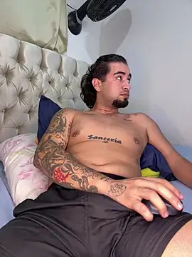 Show modela Noah_mill na web-kameri