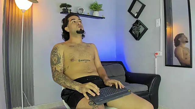 Noah_mill Show in webcam