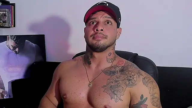 MarckMathews Show in webcam