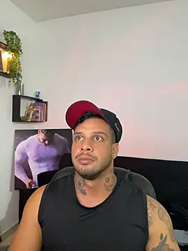 Show modela MarckMathews na web-kameri
