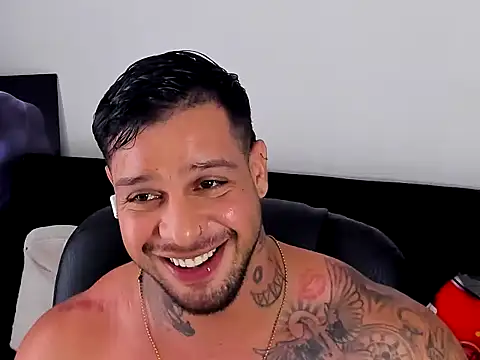 MarckMathews Show in webcam