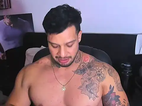 Show modela MarckMathews na web-kameri