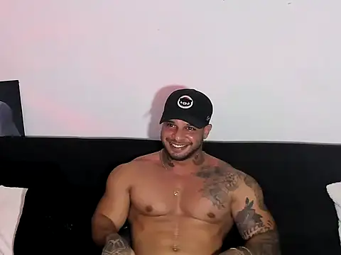 Show modela MarckMathews na web-kameri