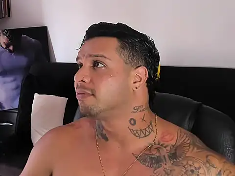 MarckMathews Show in webcam