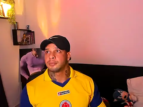 Show modela MarckMathews na web-kameri