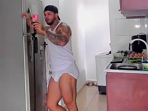 MarckMathews Show in webcam