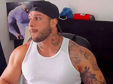 MarckMathews Show in webcam