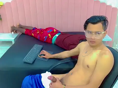 הופעת  וובקאם של PassionParty_