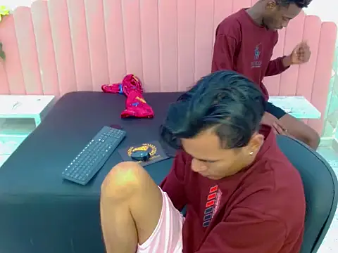 PassionParty_: διαδικτυακό σόου στην κάμερα