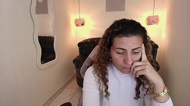 צ'אט XXX בשידור חי של angelbluemilf