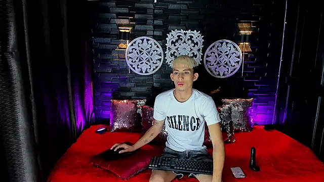 Show modela jake_bunny1 na web-kameri