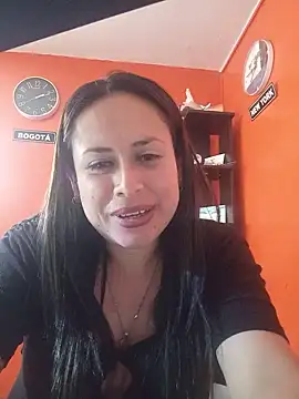 lunisls95n Live XXX chat